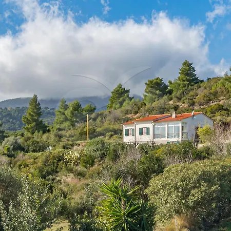 Holiday home La Collina Charme E Natura - Goelba