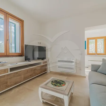 La Collina Charme E Natura - Goelba بيت للعطل Marmi